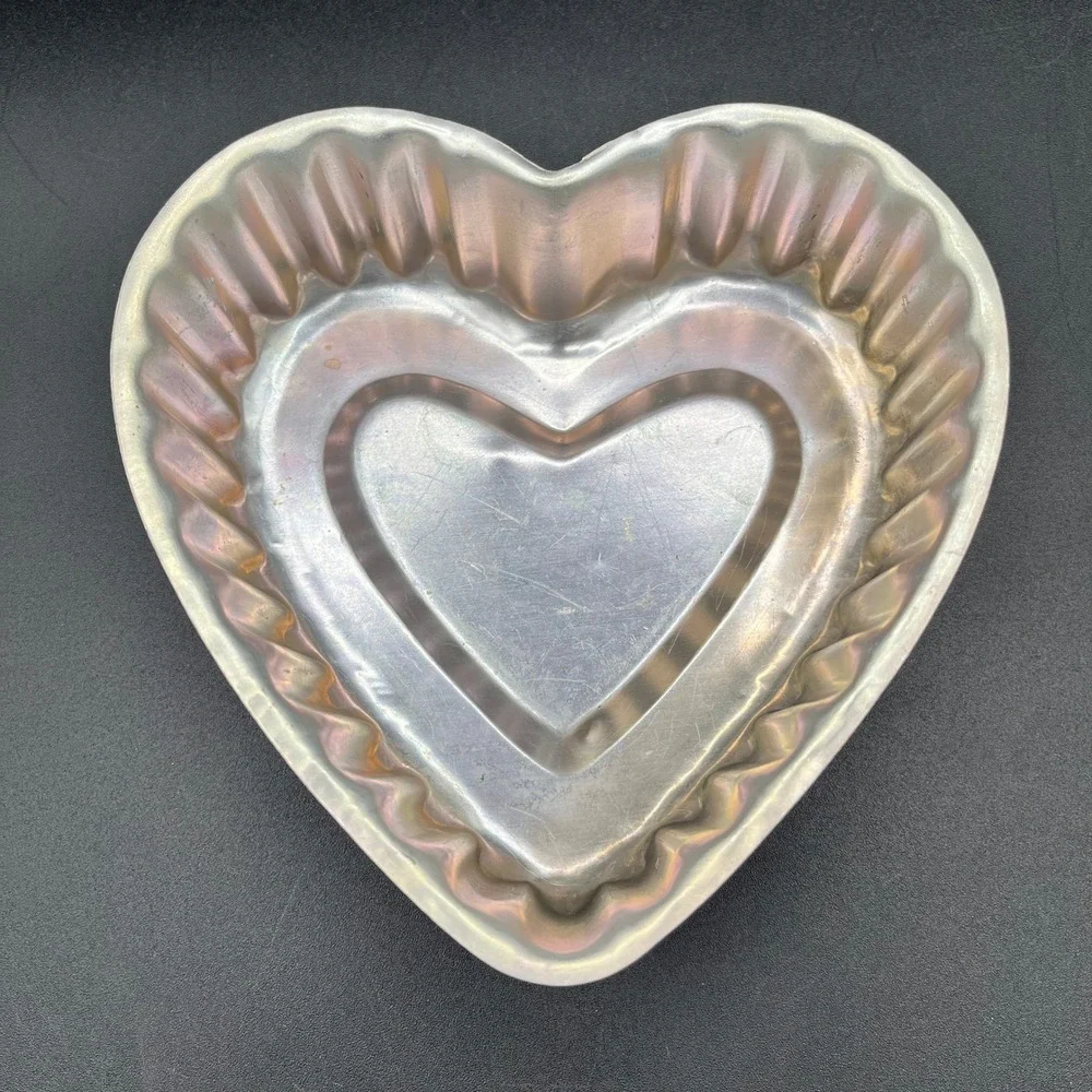 Vtg Heart Shaped Aluminum Cake Pans Fluted Gelatin Molds Set of 2 -‎ 5.5